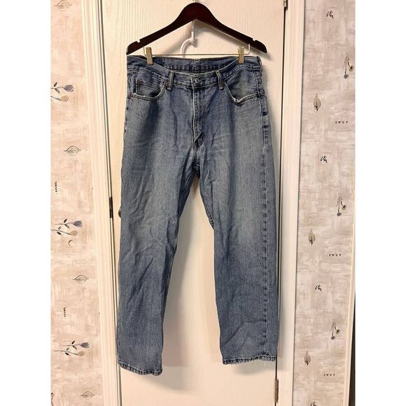 Levi’s 550 Jeans - Picture 1 of 5